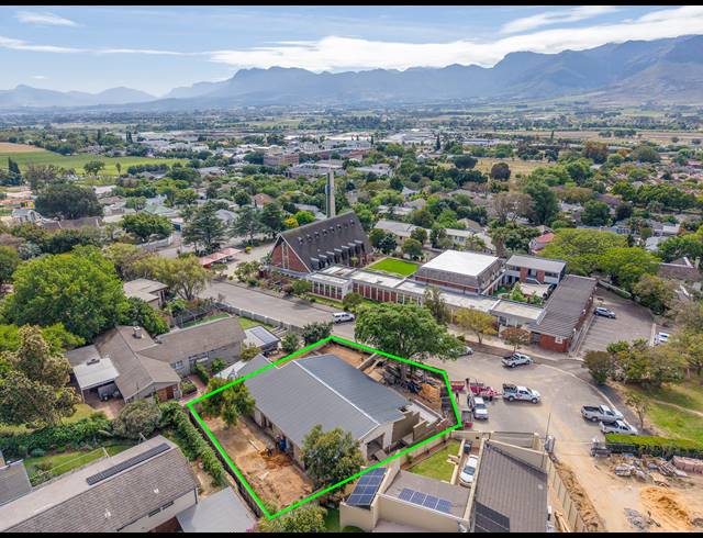 4 BEDROOM HOUSE FOR SALE IN COURTRAI